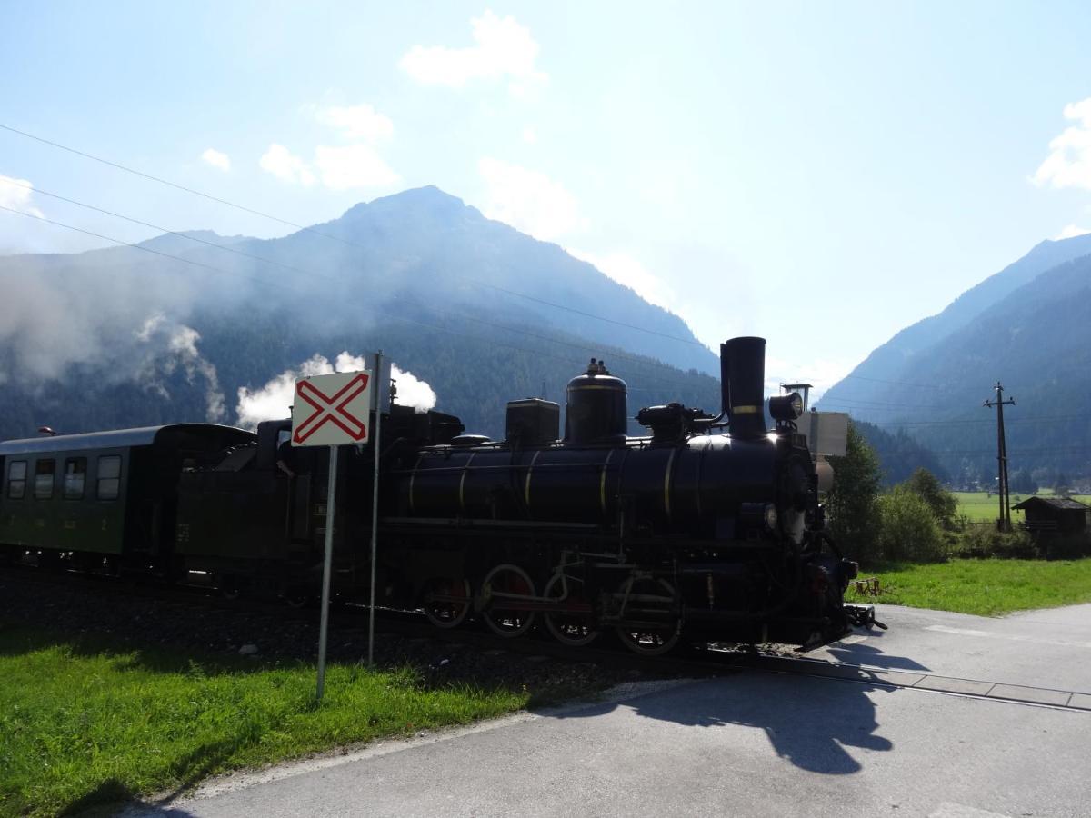 Dorferwirt Hotel *