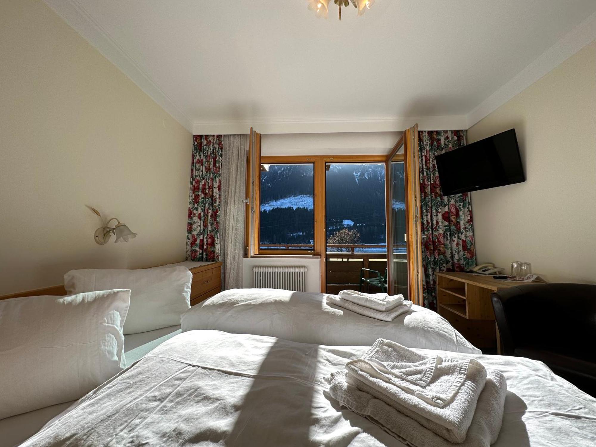 Dorferwirt Hotel *